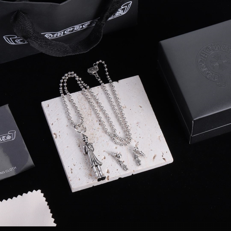 Ch**me He**ts necklaces